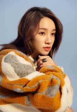 高清中国内地女美女程砚秋最新时尚写真图片