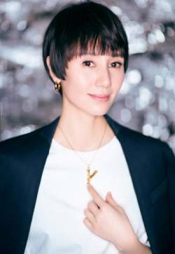 中国内地湖北省荆州女演员袁泉优雅高级时尚写真图片