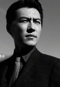 中国内地男演员靳东最新儒雅绅士风时尚杂志写真高清图片