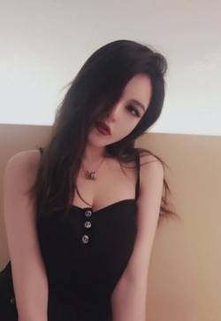 中国大陆女模特周扬青性感自拍照图片