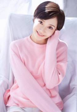 李牵粉嫩活力元气写真图片