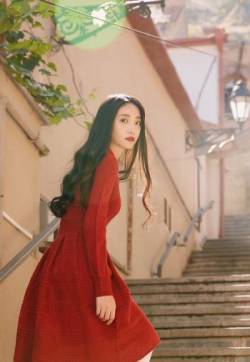 高清广东省深圳美女许梦圆灼灼红裙秋冬写真图片