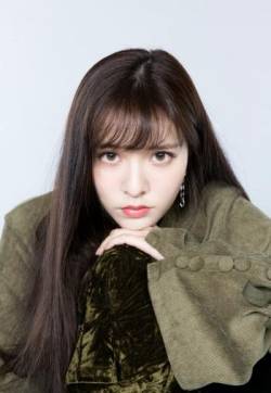 高清澳大利亚影视女演员宋妍霏丝绒时尚养眼写真图片