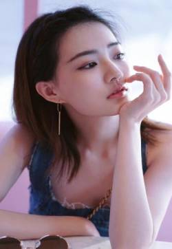 中国内地内蒙古呼和浩特女演员徐璐性感牛仔连体装时尚写真高清图片