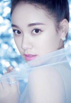 高清中国内地女美女清新甜美可爱美女程砚秋学生服写真第张