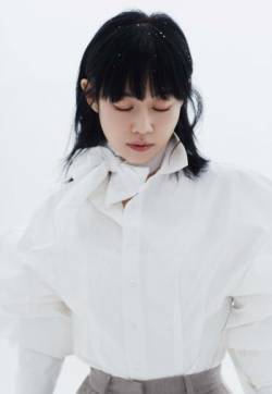 高清中国大陆吉林长春女演员谭卓风情万种写真图片