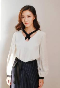 高清女星朱庭辰性感礼服图片