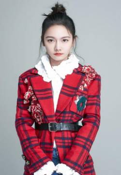 内地重庆渝中女演员孙骁骁甜美丸子头时尚写真高清图片