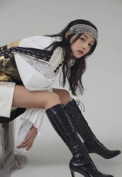 林省通化市集安女明星孙怡冷艳复古风时尚杂志写真高清图片