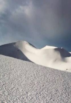 撒哈拉沙漠的雪景奇异摄影图片