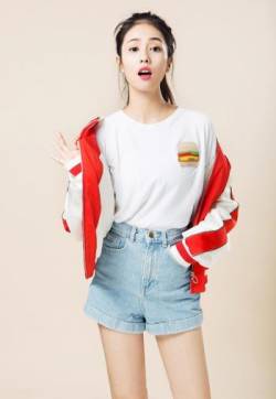 江苏常州职业模特女演员白鹿俏皮可爱写真图片