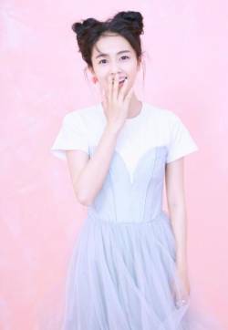 江苏常州职业模特女演员白鹿粉色系唯美写真高清图片