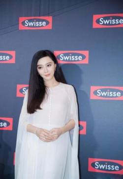 高清江苏苏州美女刘嘉玲《阿修罗》电影发布会刺绣旗袍优雅性感写真图片