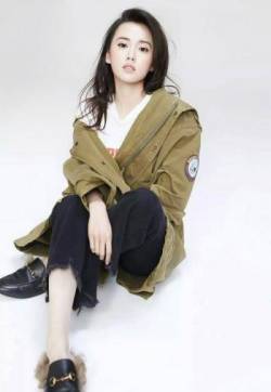 高清山东省青岛美女江铠同霸气御姐范时尚写真高清图片