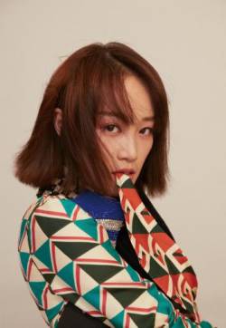 高清中国内地影视上海女演员蓝盈莹最新个性养眼时尚写真图片
