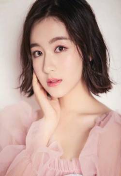 中国内地北京影视女演员李兰迪清新短发柔美性感写真图片