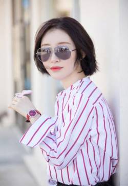 高清吉林美女演员舒畅春日街拍图片
