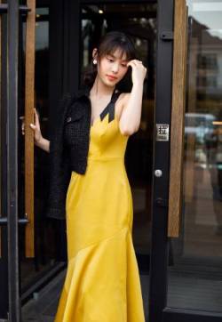 高清中国山东济南影视女演员韩丹彤街拍图片