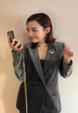 大陆福建省福州市台江女演员郑罗茜干练西装图片