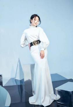 中国内地湖南衡阳女演员柳岩丰满性感写真图片