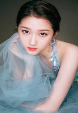 高清北京女演员关晓彤性感优雅蓝裙写真图片