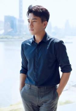 中国影视香港男演员刘恺威魅力绅士范时尚写真图片