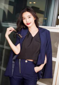 高清山东潍坊美女童菲西装霸气红唇撩人写真图片