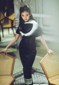 高清中国内地女演员美女尤靖茹最新冷艳迷人时尚写真图片