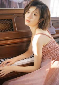 高清中国内地女美女清新甜美可爱美女程砚秋学生服写真第张