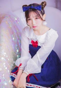 高清清新美女蓝盈莹《演员的诞生》海报图片