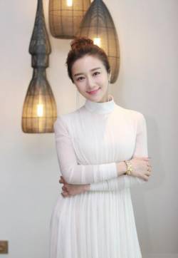 中国内地辽宁省锦州女演员李依晓大气唯美图片