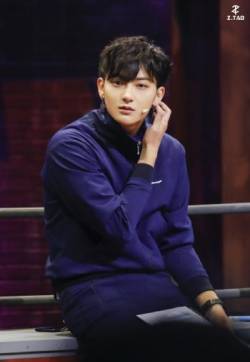 高清山东省青岛男明星黄子韬《这个就是街舞》高清剧照图片