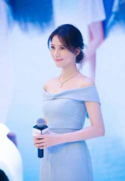高圆圆水蓝长裙性感活动写真图片