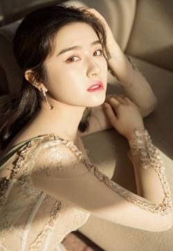 中国内地北京影视女演员李兰迪性感透视装撩人写真图片