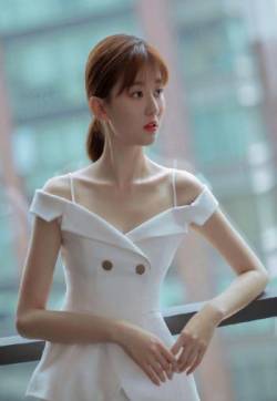 高清中国内地黑龙江省哈尔滨女演员乔欣清新白装气质仙气写真图片