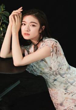 中国内地北京影视女演员李兰迪清新百变时尚写真图片