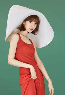 高清中国天津女演员毛晓彤甜美迷人时尚写真图片