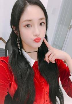 高清上海奉贤美女周洁琼性感礼服图片