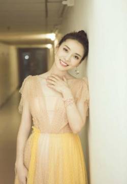 辽宁大连主持人女演员栗坤《跨界歌王3》唯美优雅图片