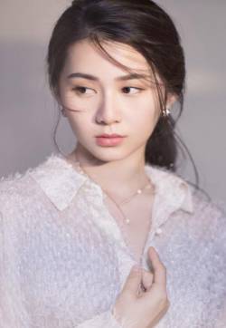中国内地湖北黄石女演员刘颖伦性感写真图片