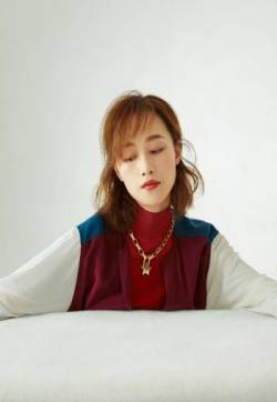 中国大陆内地女演员蓝盈莹精致杂志大片写真图片