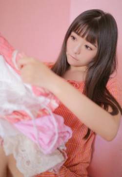 极品女孩可爱粉红少女诱惑美女写真