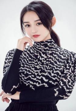 高清中国内地女演员平面模特何泓姗优雅知性时尚写真图片