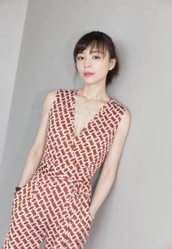 中国内地福建永安女演员张静初优雅迷人活动写真图片