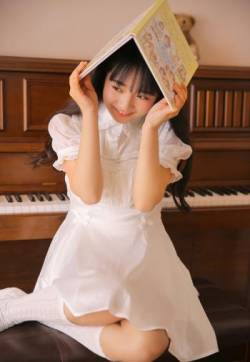 高清176极品美女文艺美女白丝美腿诱惑写真