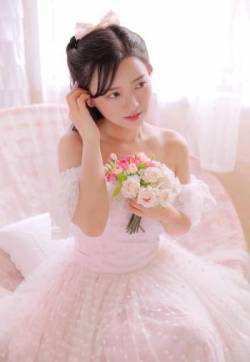 内地沈阳女演员王鹤润时尚写真图片