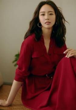 高清中国台湾影视女演员张钧甯优雅红裙写真图片图片