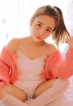 中国内地安徽女演员施诗私服甜美户外写真图片施诗图片