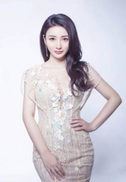 中国内地湖南衡阳女演员柳岩傲人曲线性感图片