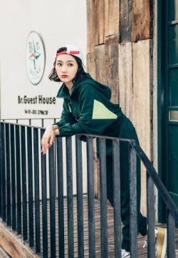 中国内地女演员孙艺宁休闲街拍图片